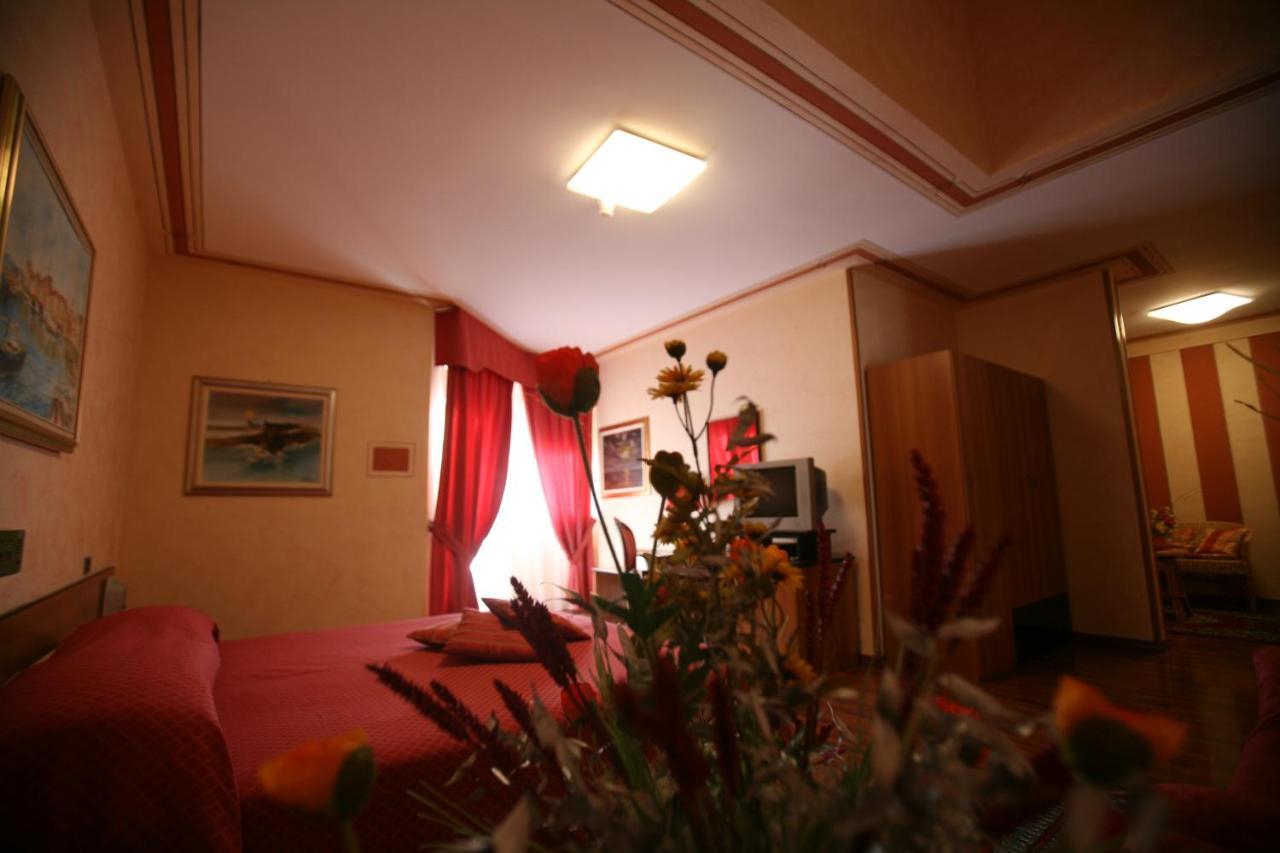 Hotel La Ruota Pianfei Bagian luar foto