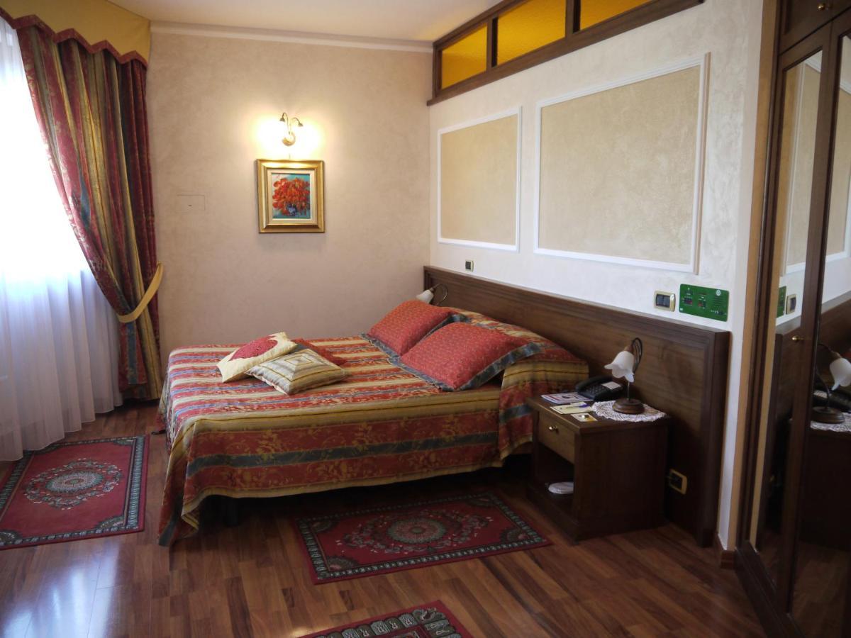 Hotel La Ruota Pianfei Bagian luar foto