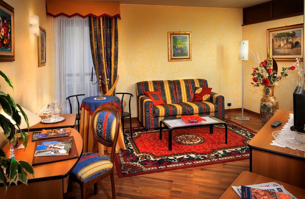Hotel La Ruota Pianfei Ruang foto