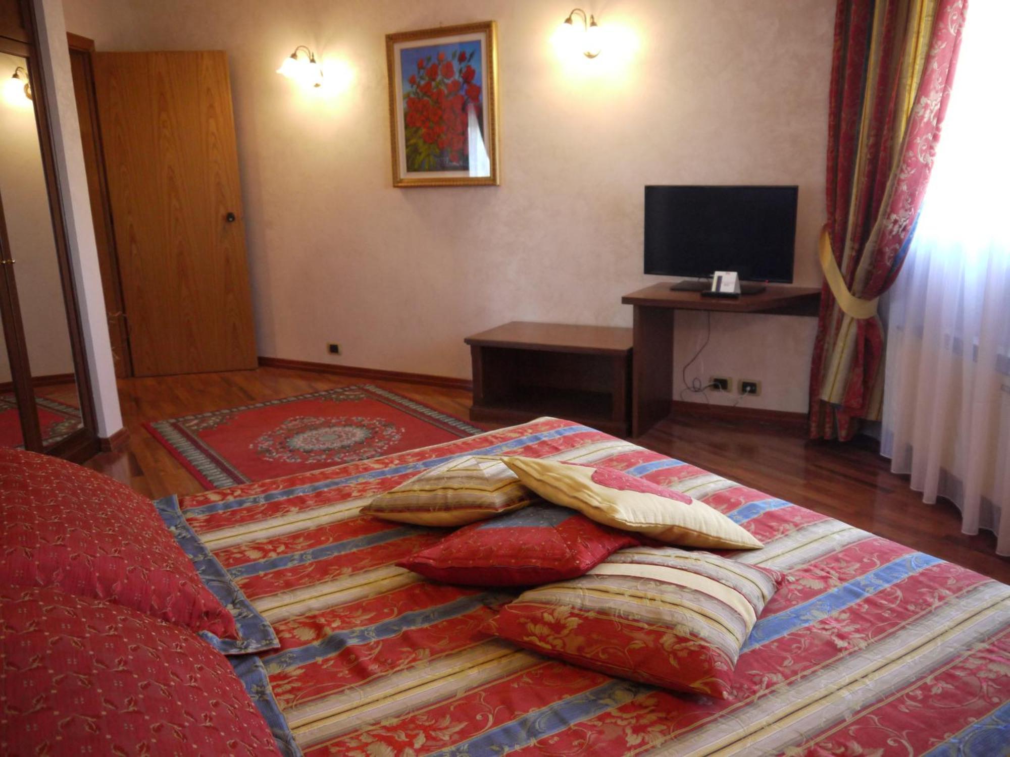 Hotel La Ruota Pianfei Bagian luar foto