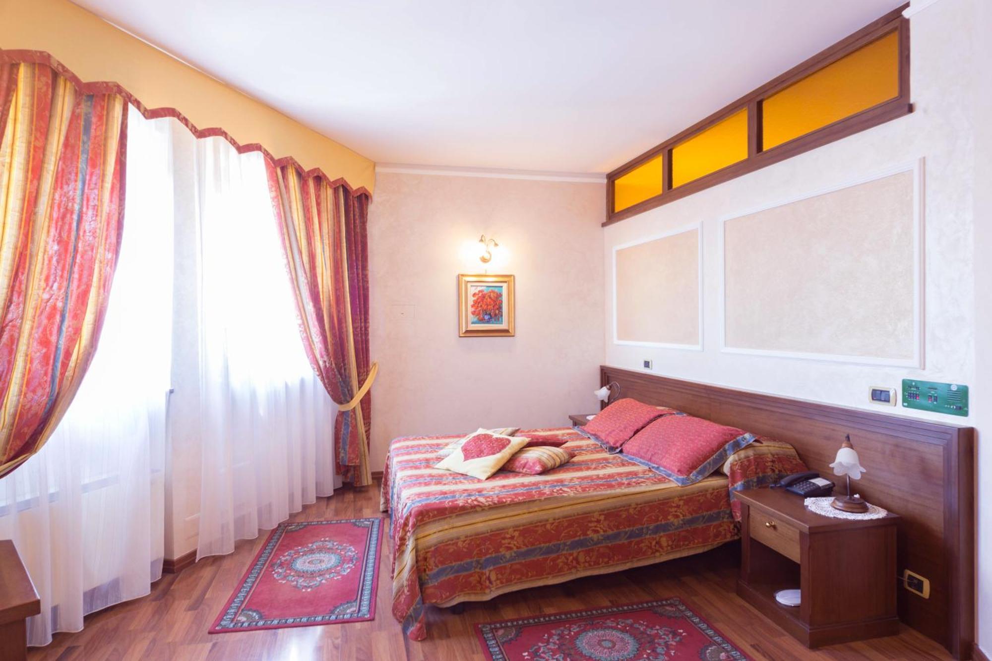 Hotel La Ruota Pianfei Bagian luar foto