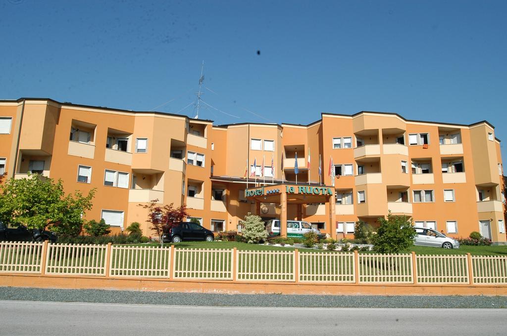 Hotel La Ruota Pianfei Bagian luar foto