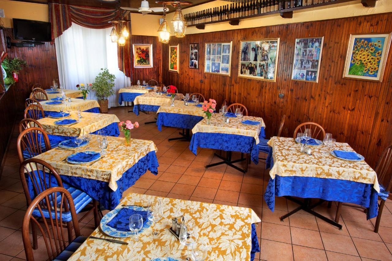 Hotel La Ruota Pianfei Bagian luar foto