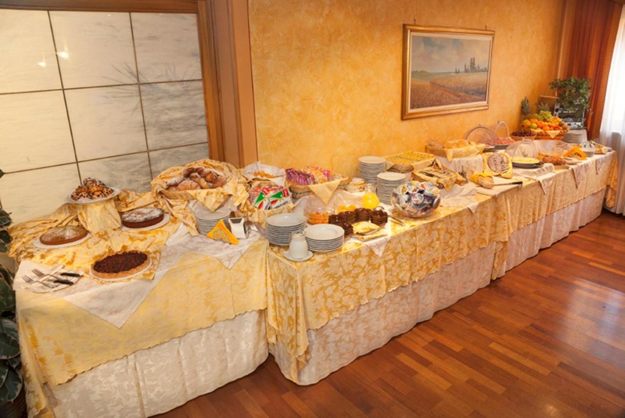 Hotel La Ruota Pianfei Bagian luar foto